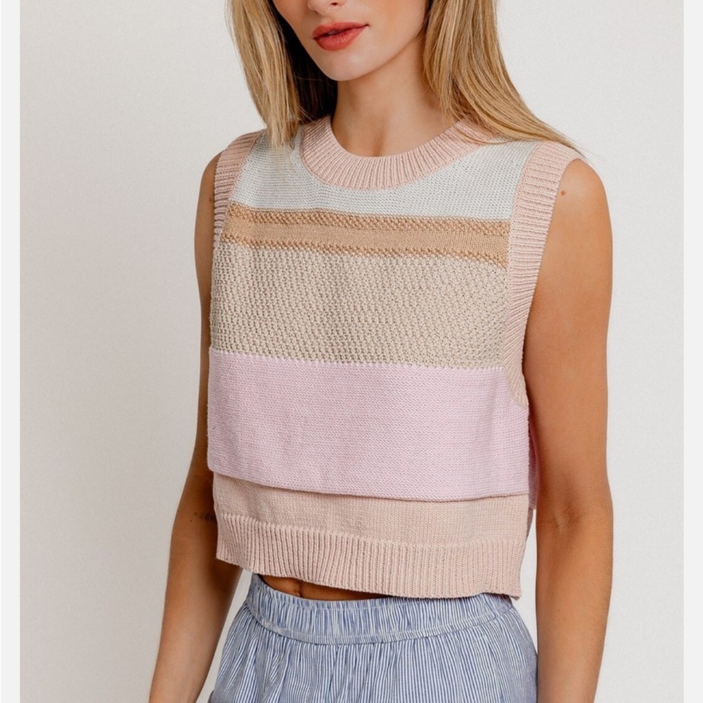 Le Lis White and Tan Ribbed Crop Tank Top